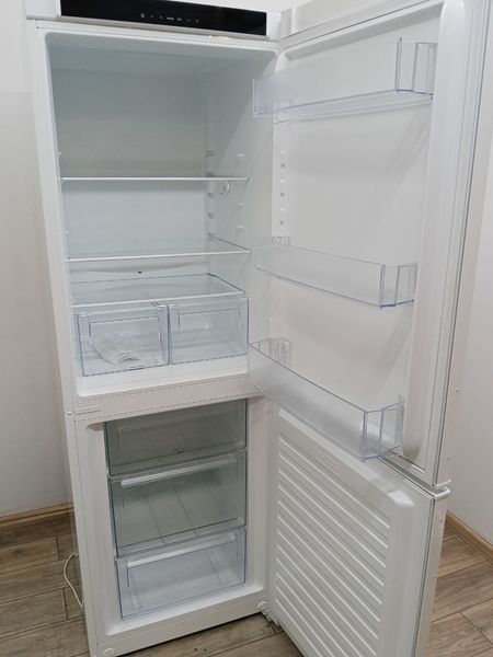 Холодильник двокамерний Electrolux KNT3EL31W2 100W 195+109л sn 22840073 n 455 000049667 фото