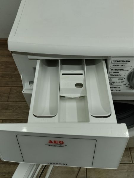 Стиральная машина Aeg L64840 6кг 2200w sn 95001537 000046254 фото