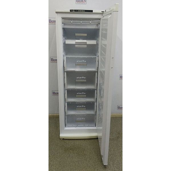 Морозильный шкаф Blomberg FNT 1670 no frost 000005772 фото