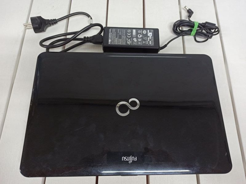 Ноутбук Fujitsu LifeBook AH531 sn YLDN349228 000034727 фото