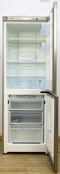 Холодильник двухкамерный Bosch KGN33X48 11 000016924 фото