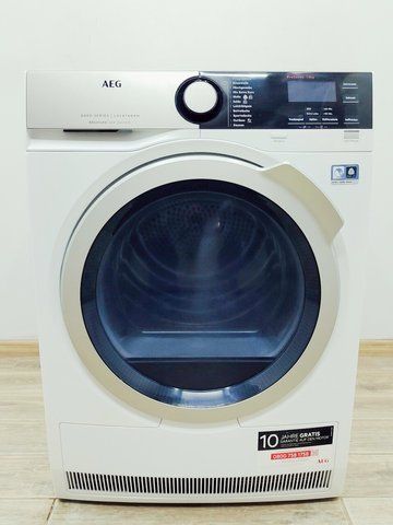 Сушильна машина AEG 8000 Series T8DE76684 700w 8кг sn 84324585 000042772 фото