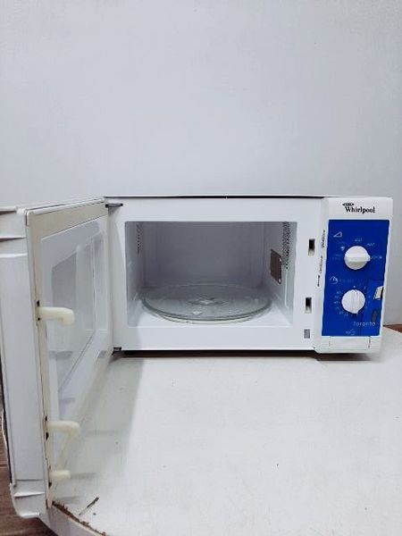 Микроволновая печь Whirlpool AVM518 000034663 фото