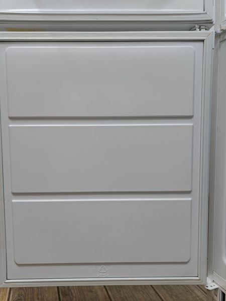 Холодильник Electrolux ERB34302W8 110W 216+87л sn 83403818 n666 000053970 фото