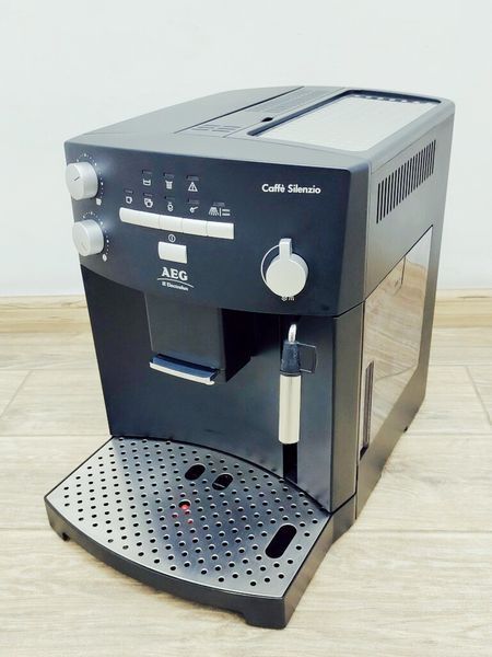 Кавомашина AEG Caffe Silenzio CS 5000 1350w sn 90702364 000024682 фото