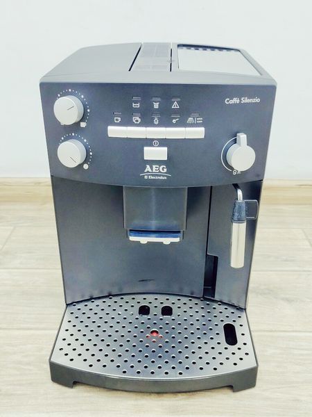 Кавомашина AEG Caffe Silenzio CS 5000 1350w sn 90702364 000024682 фото