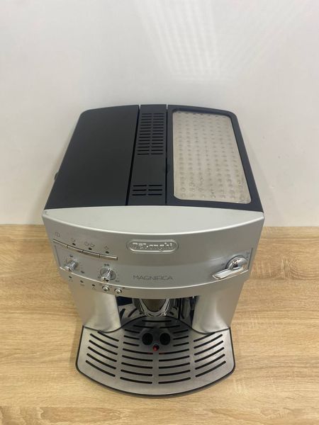 Кофемашина Delonghi Magnifica 1350w ESAM3200 S 000048834 фото
