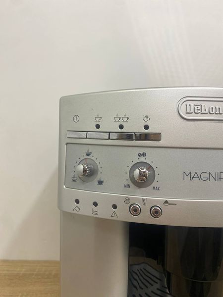 Кофемашина Delonghi Magnifica 1350w ESAM3200 S 000048834 фото