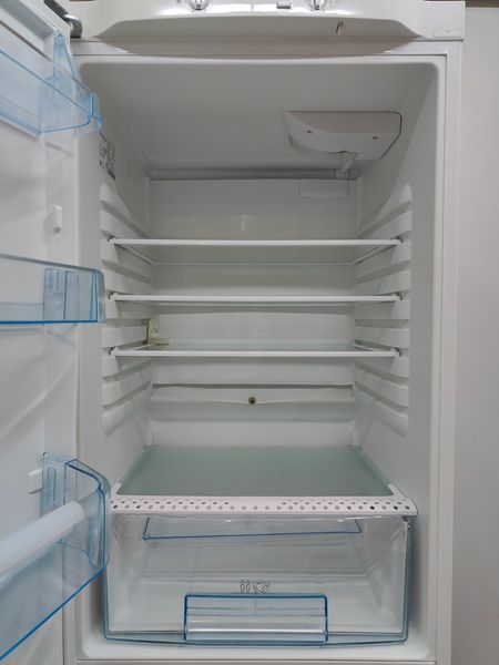 Холодильник Electrolux ERB34302W8 110W 216+87л sn 83403818 n666 000053970 фото
