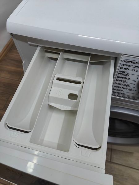 Стиральная машина AEG L74660H 2200W 6.5 кг sn11600068 000048158 фото