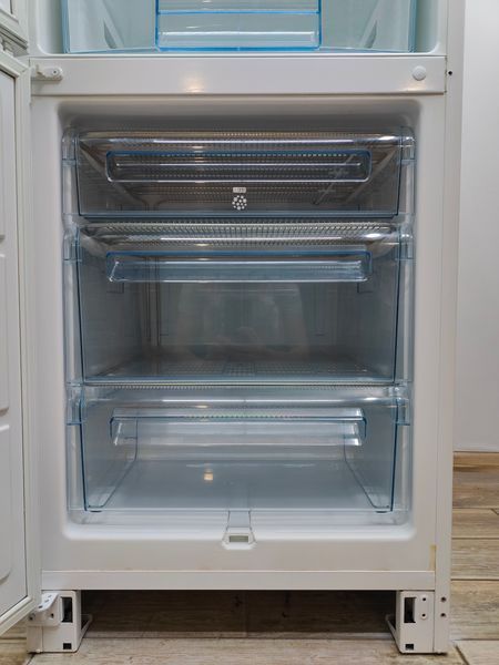 Холодильник Electrolux ERB34302W8 110W 216+87л sn 83403818 n666 000053970 фото