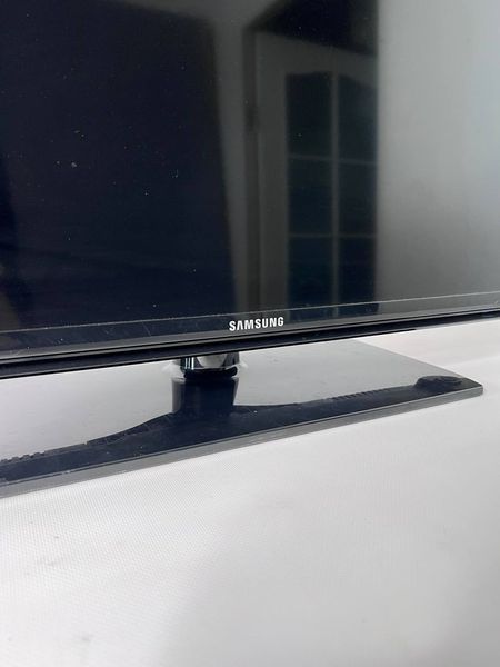 ТБ 32 Samsung UE32EH5300W Full HD Smart TV 67w sn Z9N53SLC600740W 000039259 фото