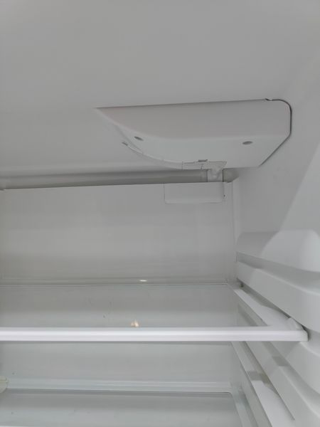Холодильник Electrolux ERB34302W8 110W 216+87л sn 83403818 n666 000053970 фото
