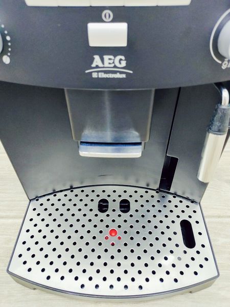 Кавомашина AEG Caffe Silenzio CS 5000 1350w sn 90702364 000024682 фото
