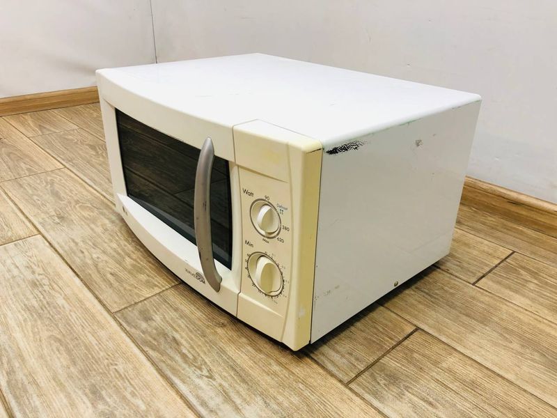 Мікрохвильова піч LG MS 2324B 1250w sn 604TAEJ00540 000040993 фото
