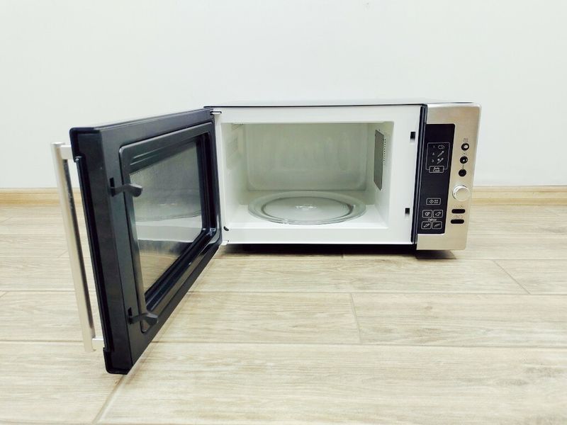 Мікрохвильова піч Jan Kolbe MS 257EL 1300w sn 203NE05527 000037658 фото