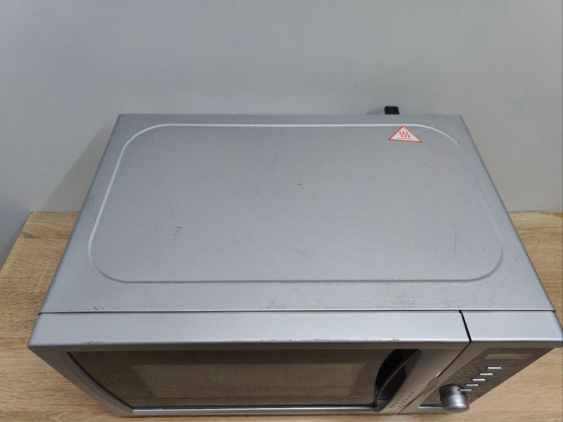 Микроволновая печь Clatronic MWG774 1000W sn 46244 000051106 фото