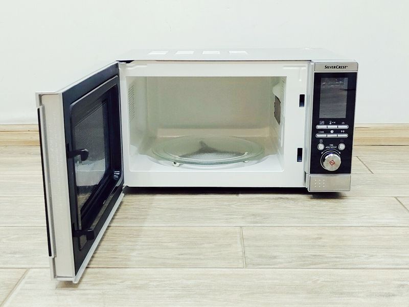 Мікрохвильова піч SilverCrest SMW 800 A2 1200w гриль 1000w sn 004546 000044327 фото