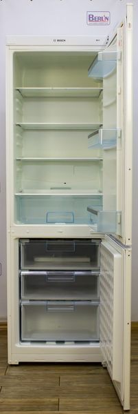 Холодильник двухкамерный Bosch KGV36X18 08 000016927 фото