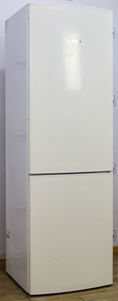 Холодильник двухкамерный Bosch KGV36X18 08 000016927 фото