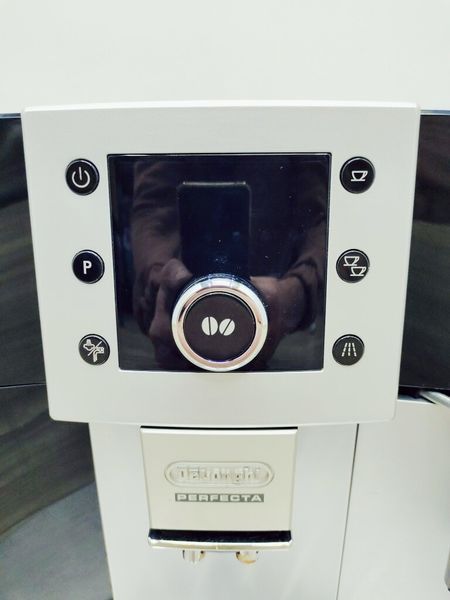 Кавомашина DeLonghi Perfecta ESAM5400 1450w sn 31321 000023526 фото