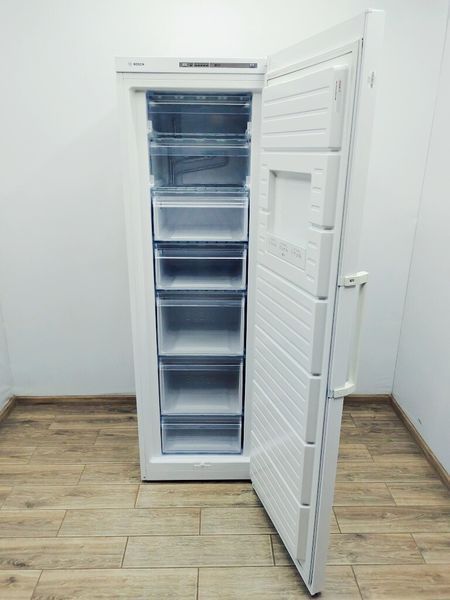 Морозильна камера Bosch GSV36VW30 02 237л 7 полиць 90w sn 9312 00436_партія 3 номер 158 000040906 фото