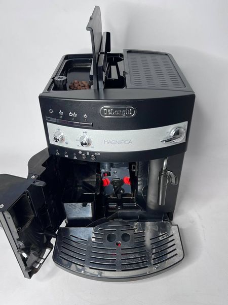Кофемашина DeLonghi Magnifica ESAM3000 B 000039277 фото