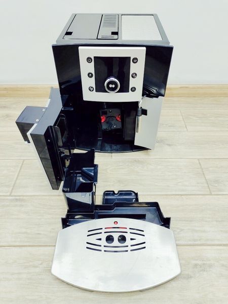 Кавомашина DeLonghi Perfecta ESAM5400 1450w sn 31321 000023526 фото