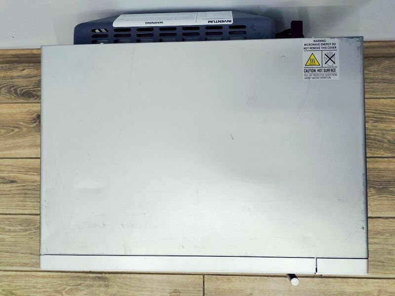 Мікрохвильова піч Inventum MN306C 1450w гриль 1100w sn 22130150_номер 63_124 партія 2 000040128 фото