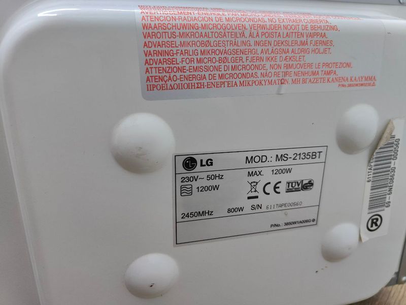 Мікрохвильова піч LG MS2135BT 800W+1200W гриль sn 611TAPE00560 000049954 фото