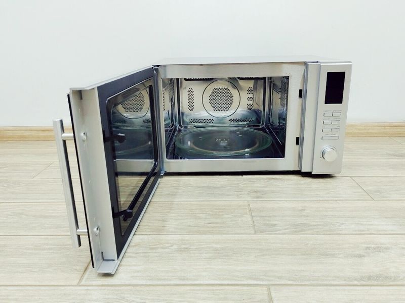 Мікрохвильова піч Inventum MN306C 1450w гриль 1100w sn 22130150_номер 63_124 партія 2 000040128 фото