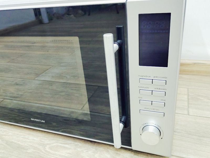 Мікрохвильова піч Inventum MN306C 1450w гриль 1100w sn 22130150_номер 63_124 партія 2 000040128 фото