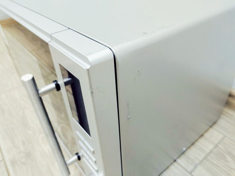 Мікрохвильова піч Inventum MN306C 1450w гриль 1100w sn 22130150_номер 63_124 партія 2 000040128 фото