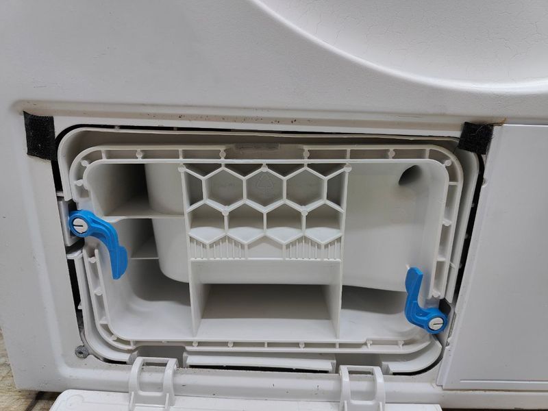 Сушильная машина Bosch Maxx6 Sensitive WTE86170EX 2800W 6кг sn 8602200402 n559 000051472 фото