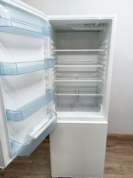 Холодильник двокамерний Electrolux ER8691B 19W 224+87л sn 54606323 n 454 000049666 фото