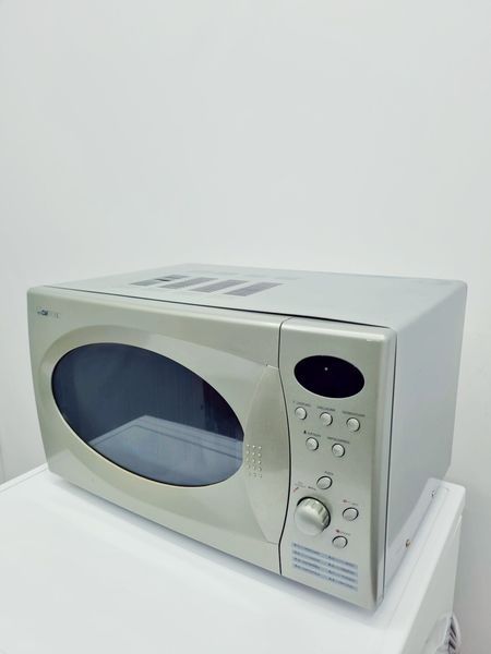 Мікрохвильова піч Clatronic MWG 735P 1400w гриль 1000w sn S025025133054 000039109 фото