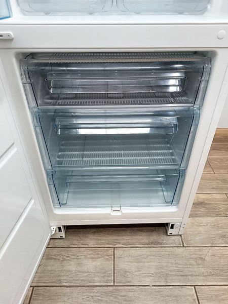 Холодильник двокамерний Electrolux ER8691B 19W 224+87л sn 54606323 n 454 000049666 фото