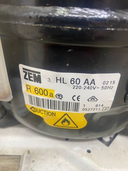 Холодильник двокамерний Electrolux ER8501B 160W 237+ 82л sn 21706036 n399 000048423 фото