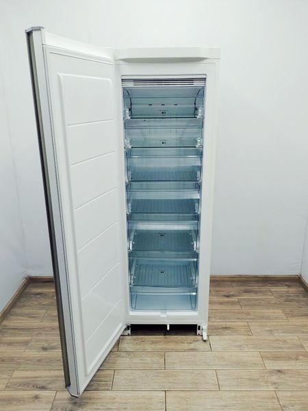 Морозильна камера Husqvarna QT3560W 251л 7 полиць 205w sn 13520016_партія 3 номер 173 000040902 фото