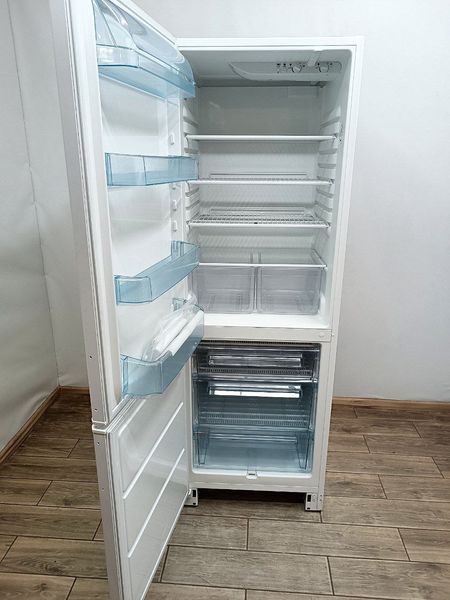 Холодильник двокамерний Electrolux ER8691B 19W 224+87л sn 54606323 n 454 000049666 фото