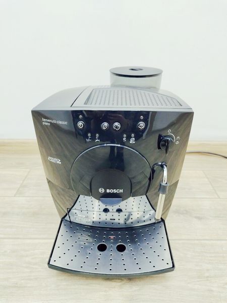 Кавомашина Bosch Benvenuto Classic Piano TCA5201 01 1400w sn 8710 271898 000039740 фото