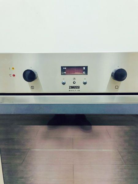 Электродуховка Zanussi ZOB 681 X 1870w 000037731 фото