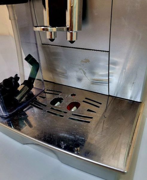 Кавомашина DeLonghi ECAM23 466 S 1450w sn 50723 000036861 фото
