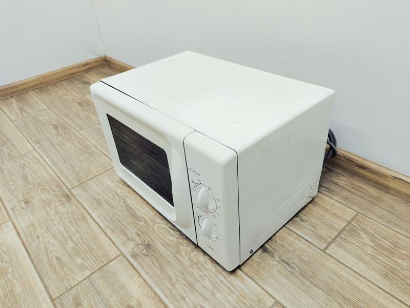 Мікрохвильова піч Privileg 30000 1300w гриль 1100w 000037744 фото