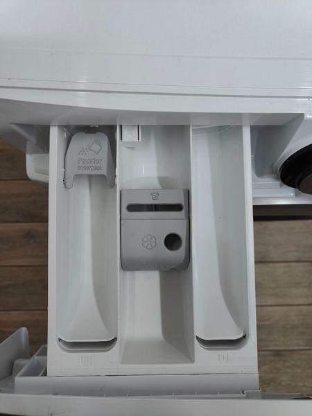 Стиральная машина AEG 7000 Series Lavamat L7FE76695 2200W 9кг sn 04500305 000051595 фото