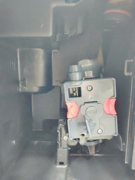 Кавомашина DeLonghi Perfecta Cappuccino ESAM5500 T 1350w sn 14319 000021349 фото