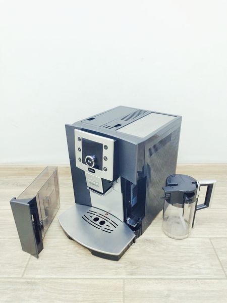 Кавомашина DeLonghi Perfecta Cappuccino ESAM5500 T 1350w sn 14319 000021349 фото