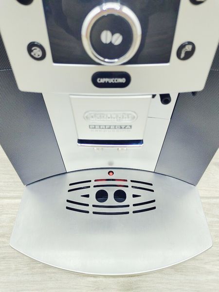 Кавомашина DeLonghi Perfecta Cappuccino ESAM5500 T 1350w sn 14319 000021349 фото