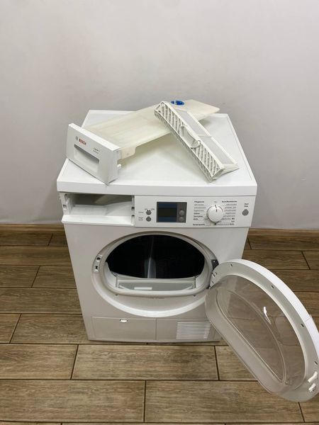 Сушильная машина Bosch WTS86511 2800W 7кг sn 8709200152 000048676 фото