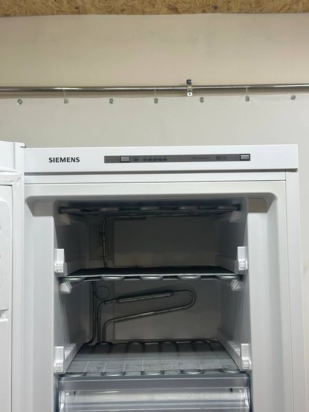 Морозильная камера Siemens GS36VVW31 01 90W 237л sn 9510100232 n732 000054862 фото